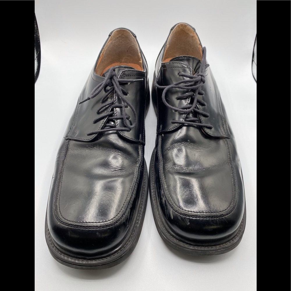 Men’s black leather shoes size 10 M